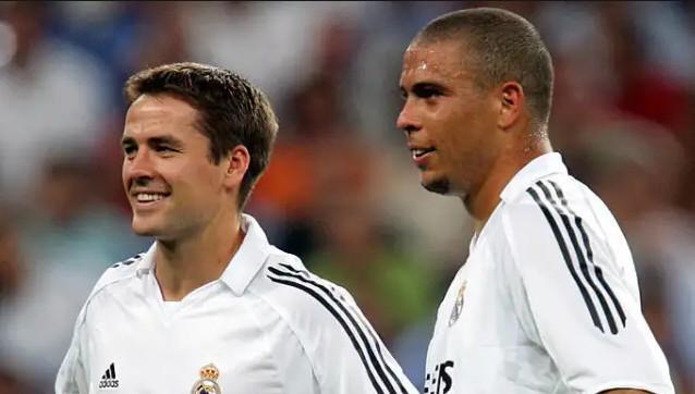 球员通过其 球员通过其